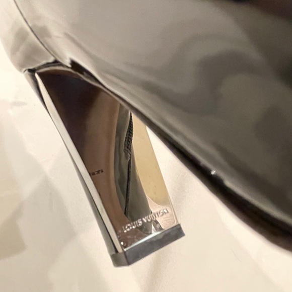Louis Vuitton Black Patent Lthr/Silver Heel Boot - Picture 13 of 16